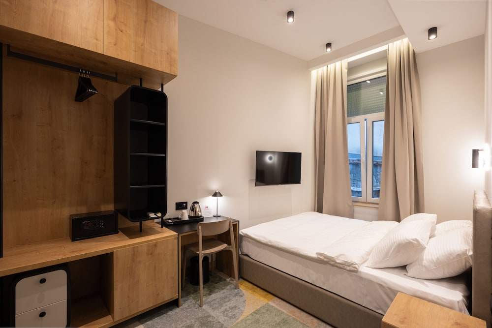 hop inn rooms and suites belgrade