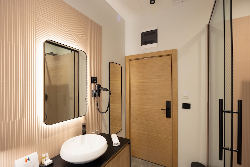 hop inn rooms and suites belgrade