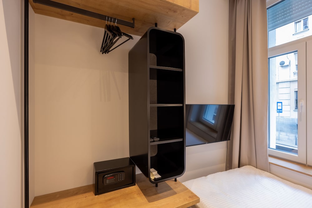 hop inn rooms and suites belgrade