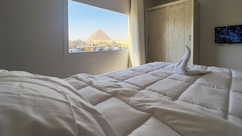 pyramids land hotel