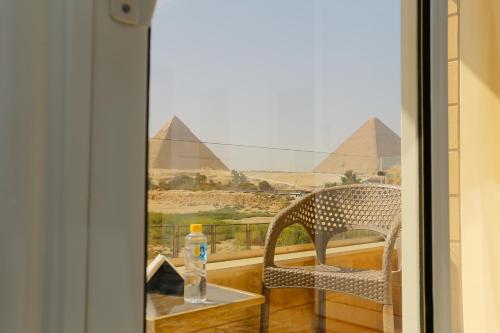 pyramids land hotel