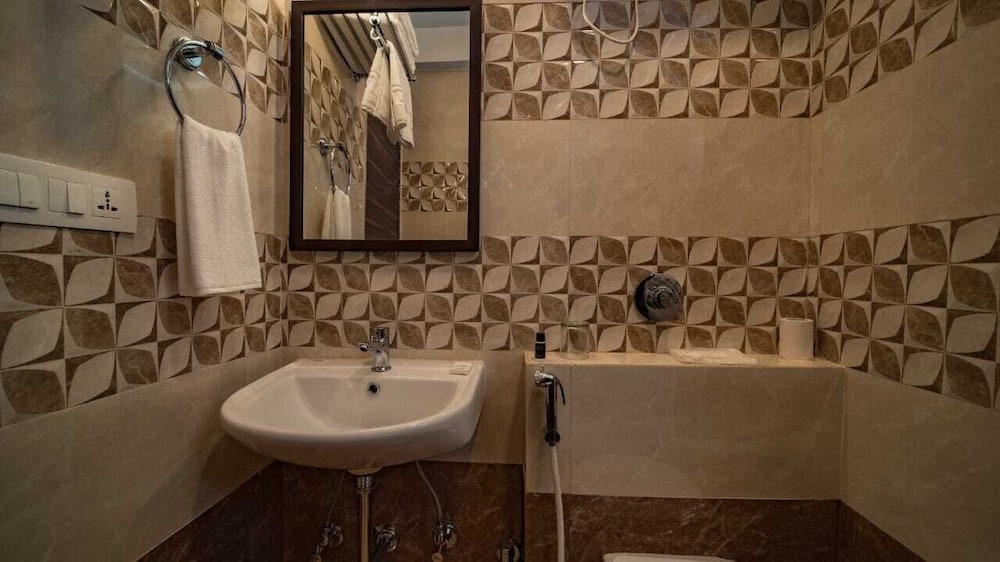 one earth wonder clif udaipur