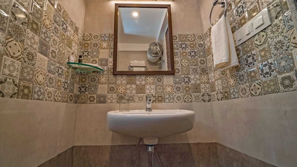 one earth wonder clif udaipur