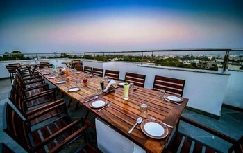 one earth wonder clif udaipur