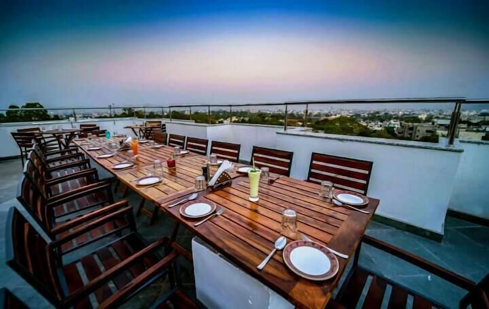 one earth wonder clif udaipur