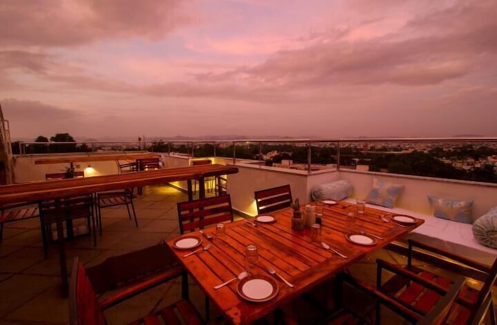 one earth wonder clif udaipur