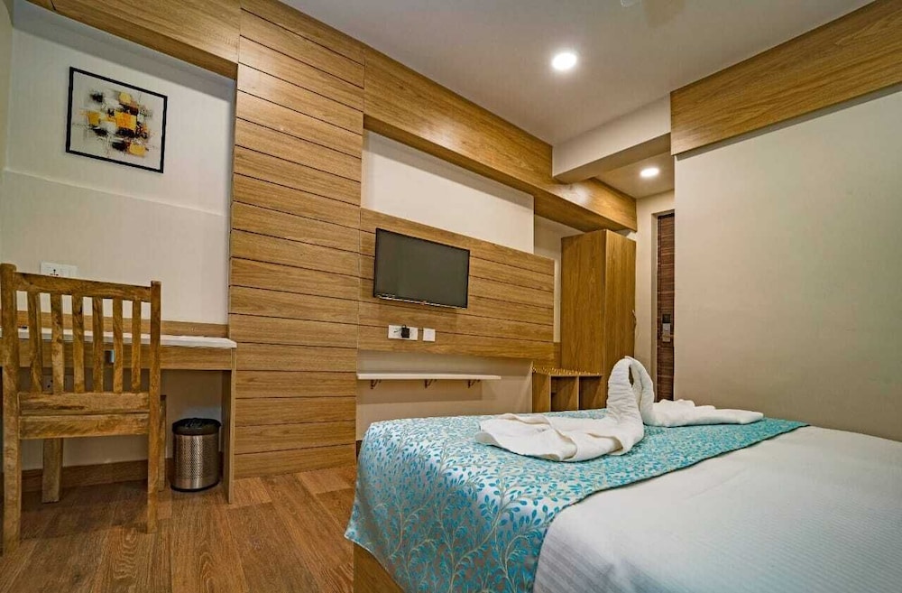 one earth wonder clif udaipur