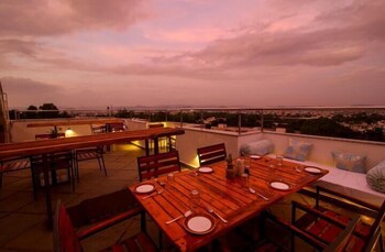 One Earth Wonder Clif Udaipur,India>>Udaipur,3 star