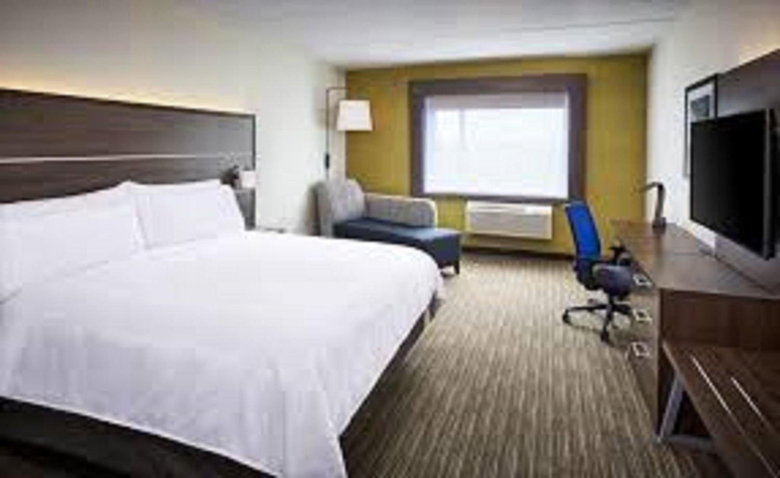 holiday inn express mccomb by ihg