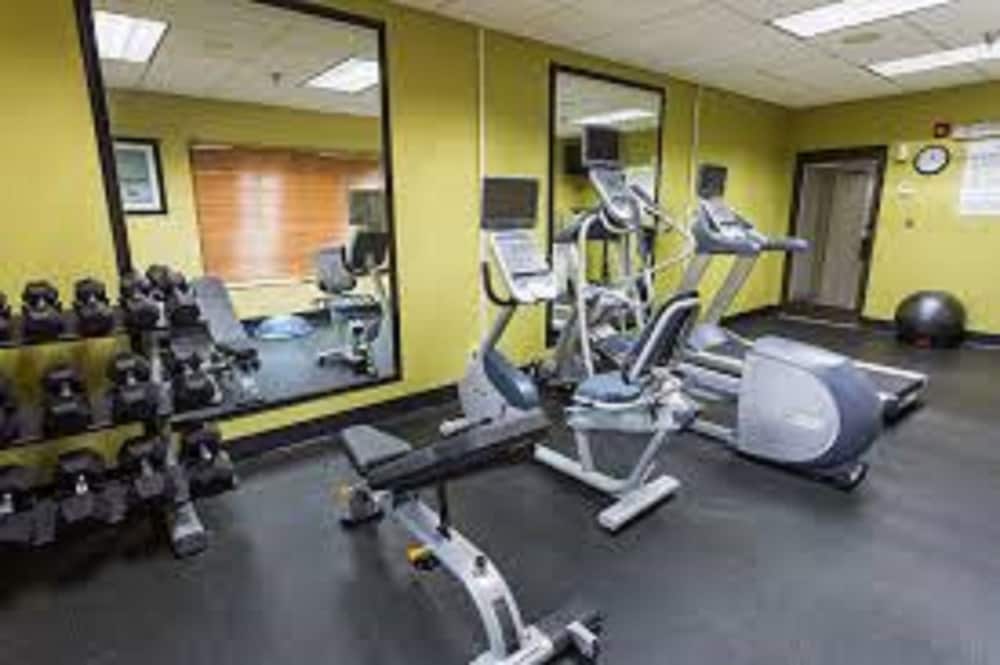 holiday inn express mccomb by ihg