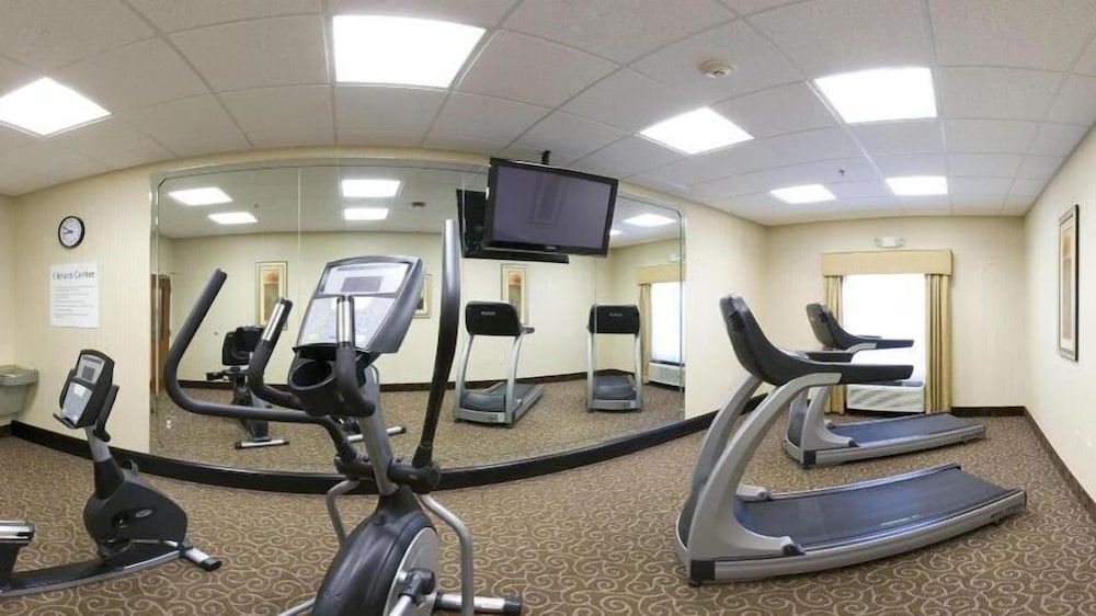 holiday inn express mccomb by ihg