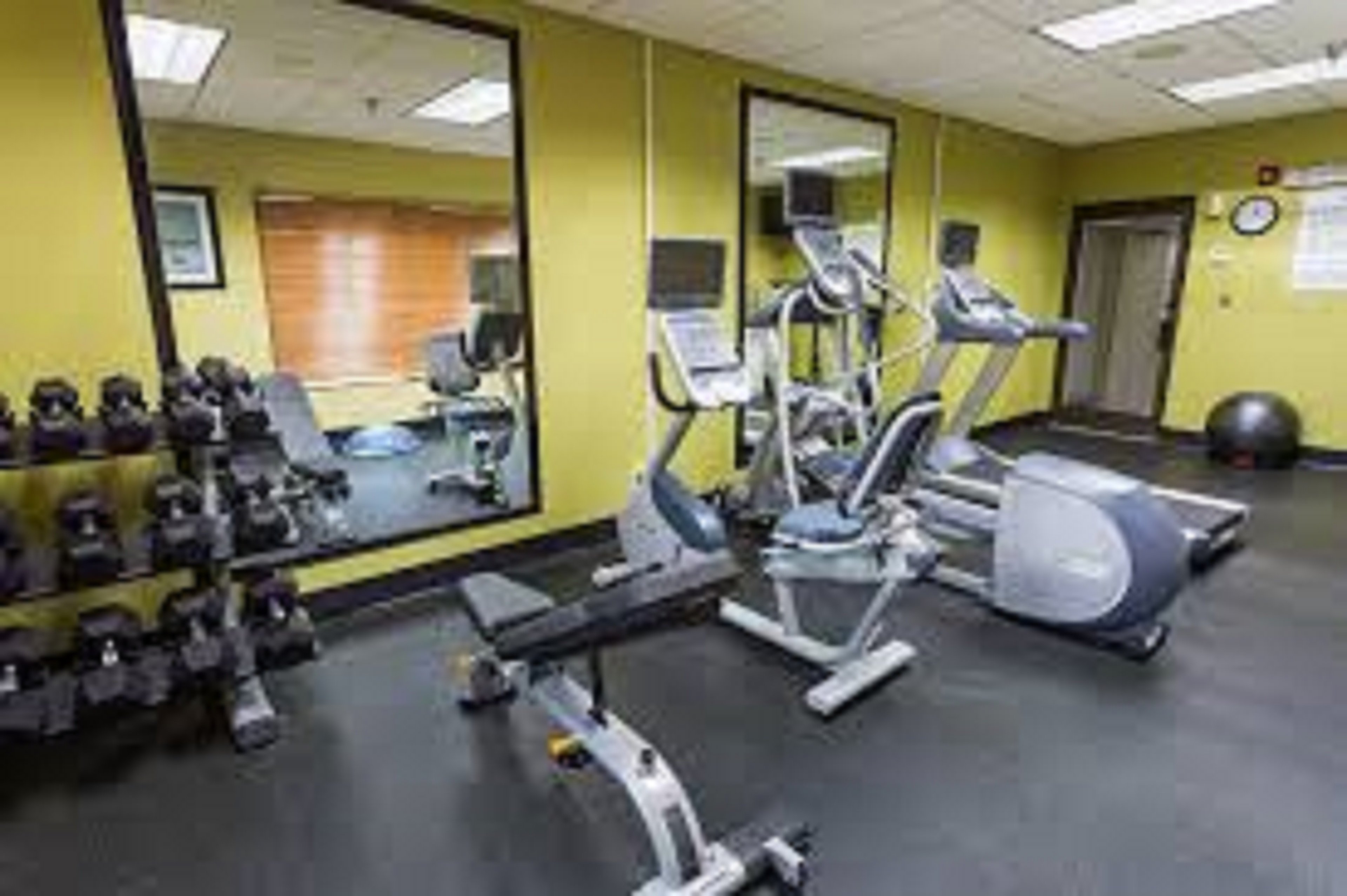 holiday inn express mccomb by ihg