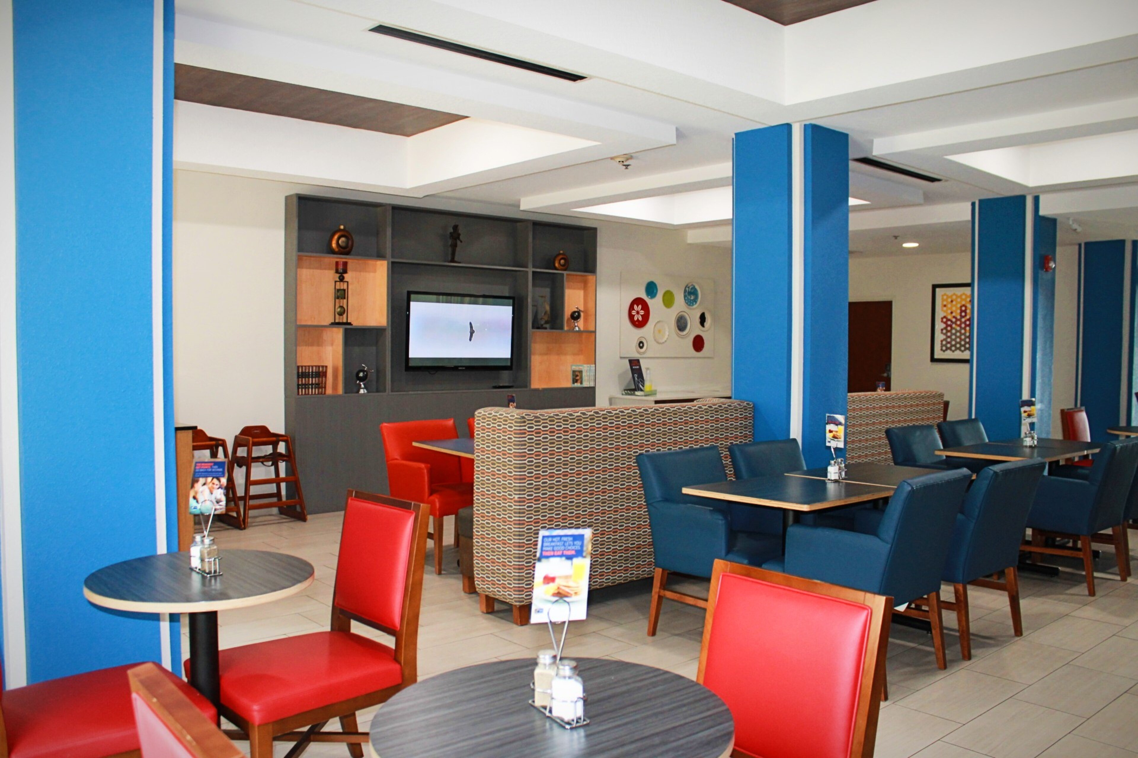 holiday inn express mccomb by ihg
