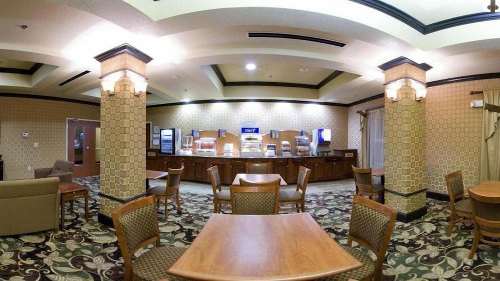 holiday inn express mccomb by ihg