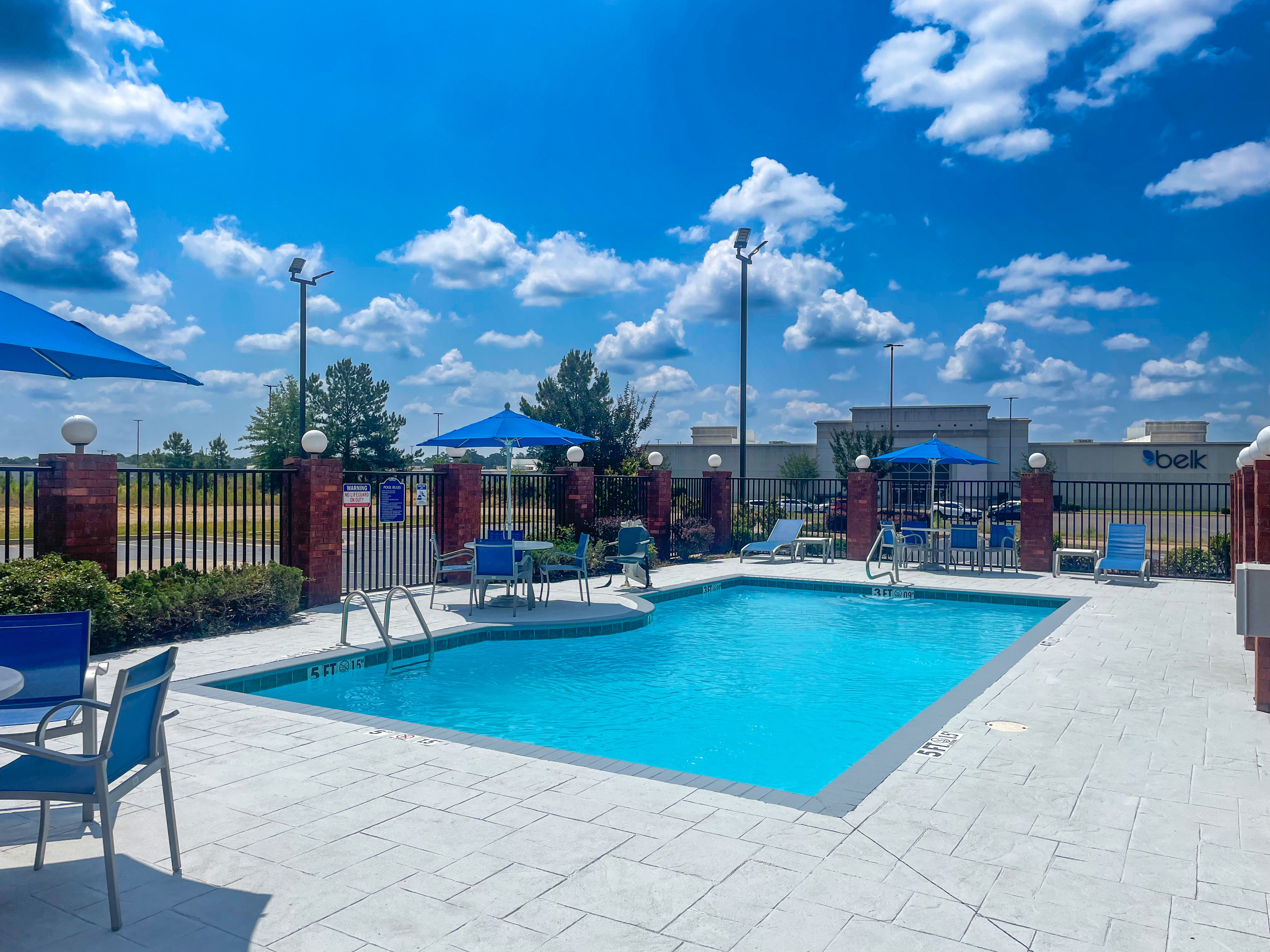 holiday inn express mccomb by ihg