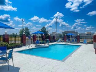 holiday inn express mccomb by ihg