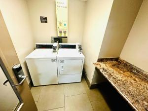 radiant inn and suites