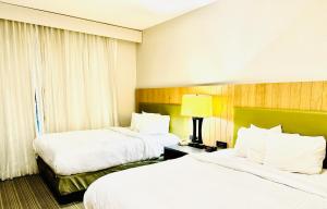 radiant inn and suites