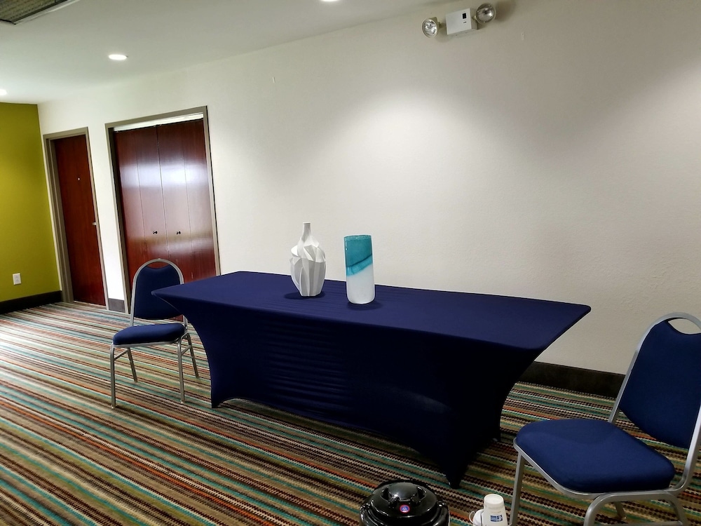 holiday inn express hotel and suites mebane by ihg
