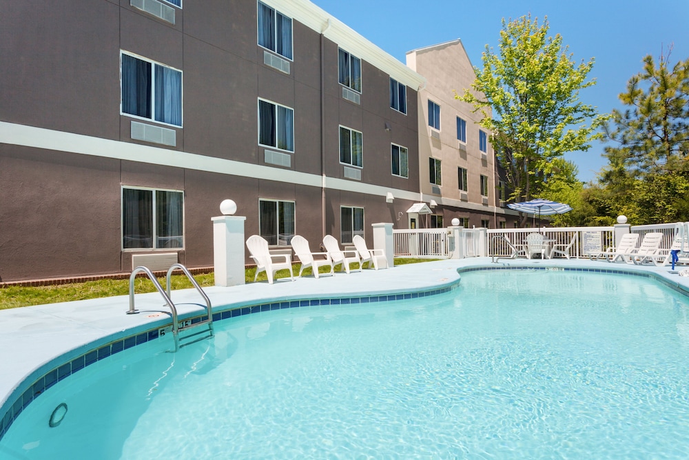 holiday inn express hotel and suites mebane by ihg