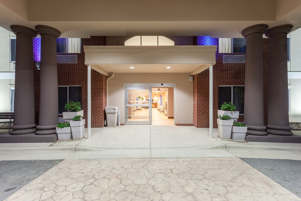 holiday inn express hotel and suites mebane by ihg