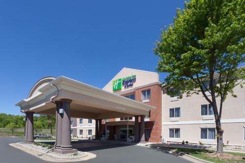 holiday inn express hotel and suites mebane by ihg