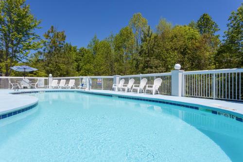 holiday inn express hotel and suites mebane by ihg