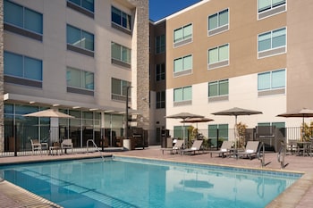 Holiday Inn Express & Suites Fresno Airport, An Ihg Hotel,United States Of America>>Fresno,2.5 star
