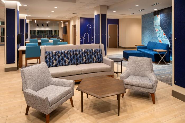 holiday inn express and suites fresno airport an ihg hotel