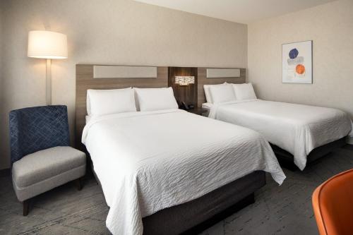 holiday inn express and suites fresno airport an ihg hotel