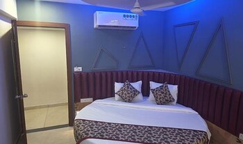 hotel jay villa grand