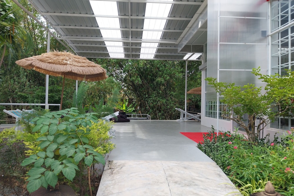 it my life cafe x camp