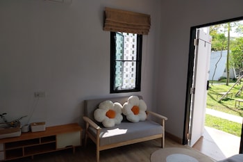 it my life cafe x camp