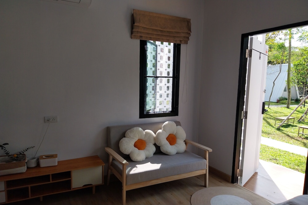 it my life cafe x camp