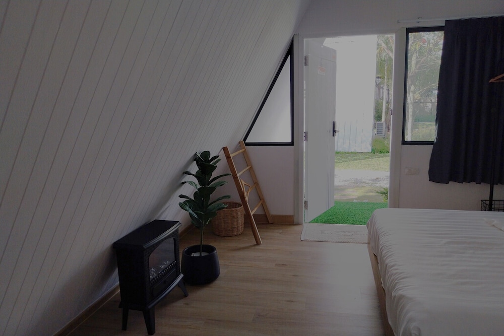 it my life cafe x camp