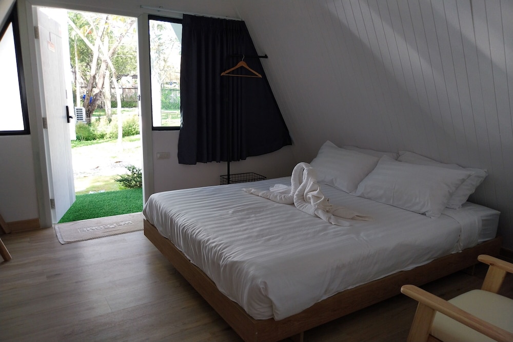 it my life cafe x camp