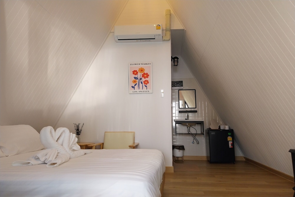 it my life cafe x camp