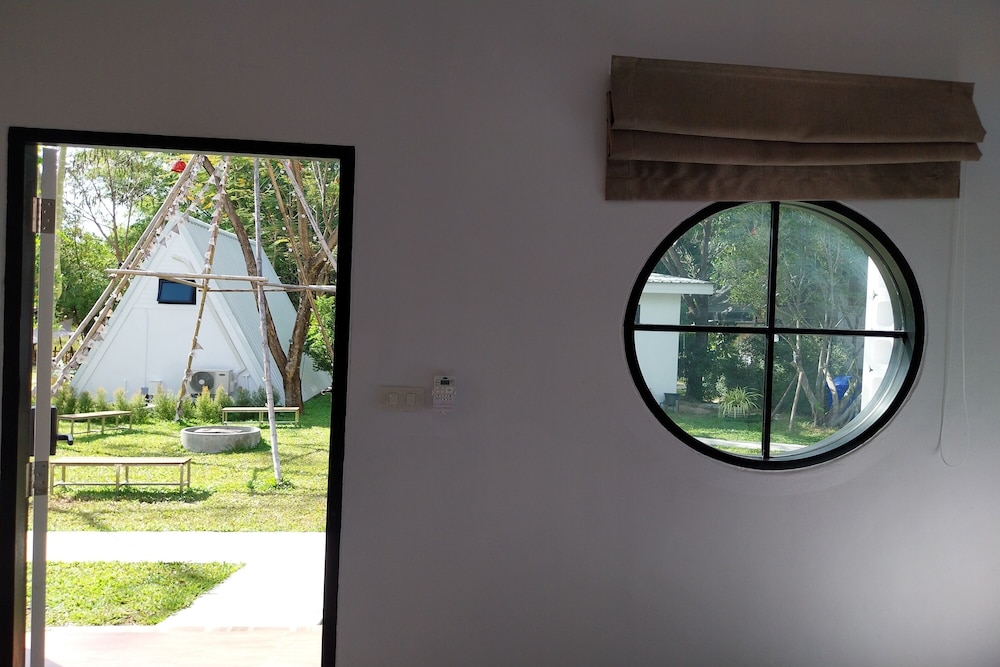 it my life cafe x camp