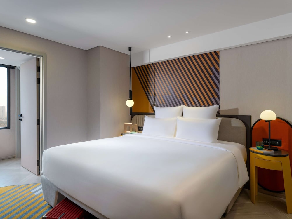 tribe living bangkok sukhumvit 39