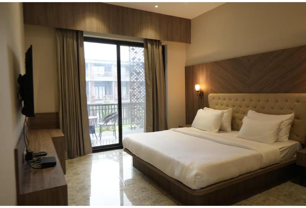 mansa club and resort