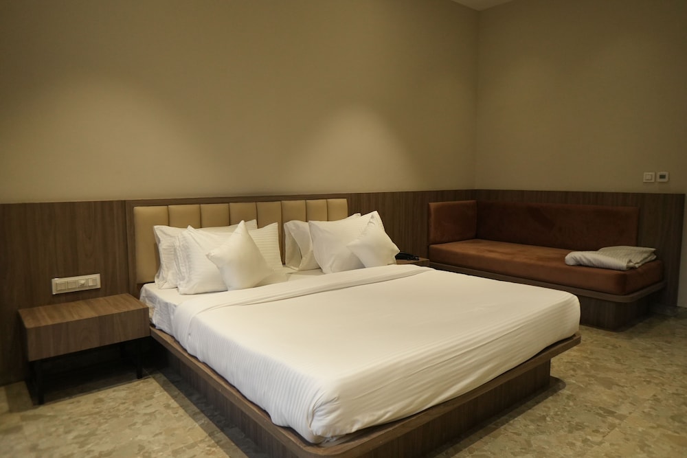 mansa club and resort