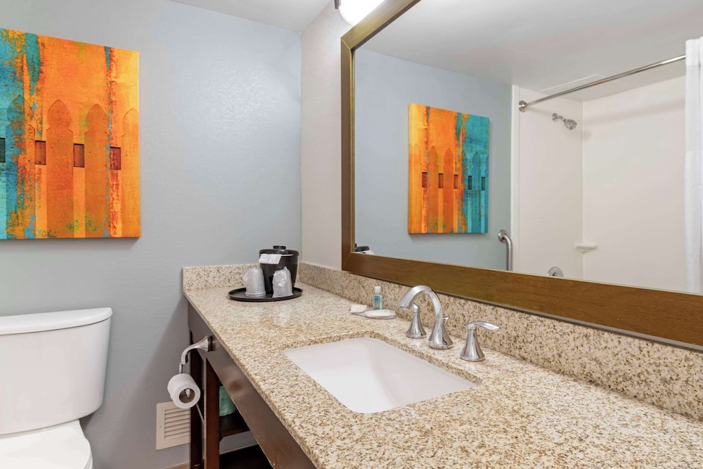 mainstay suites msp airport mall of america