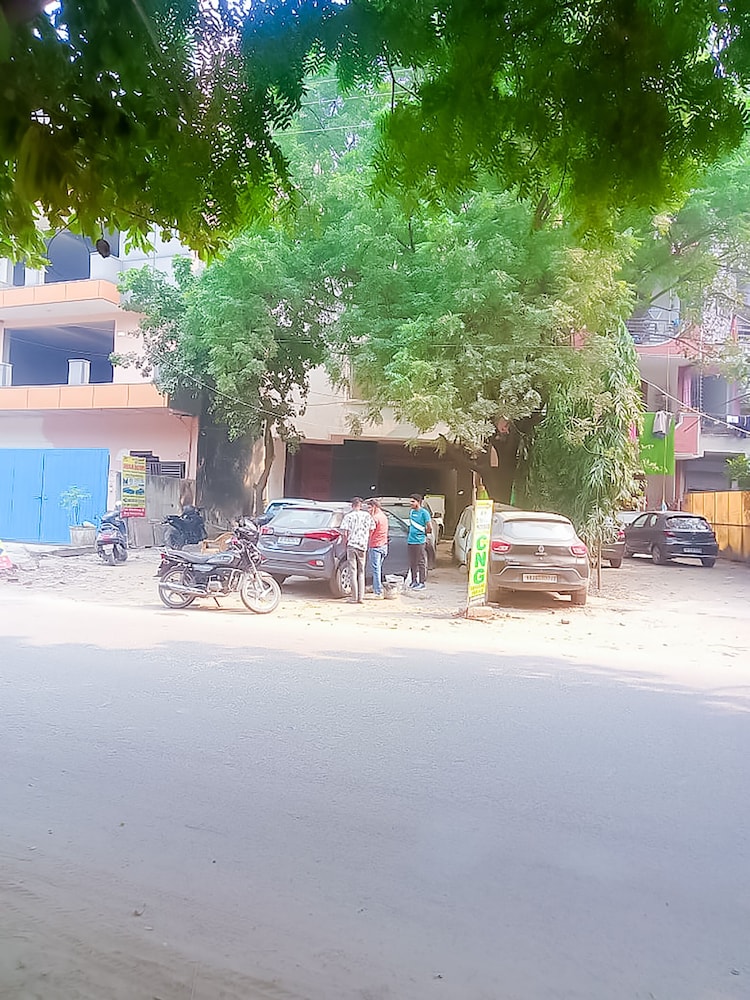 roomshala 139 hotel rose inn