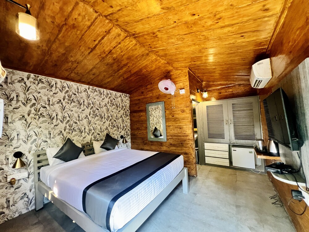 just b boutique hotel