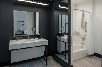 aloft memphis downtown