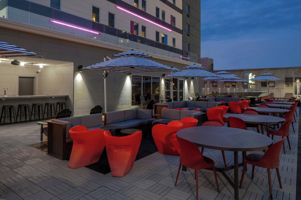 aloft memphis downtown