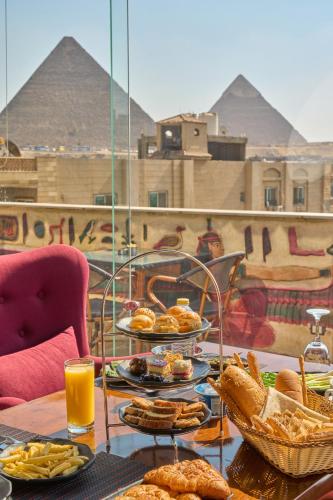 king pyramids view hotel