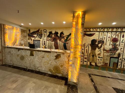 king pyramids view hotel