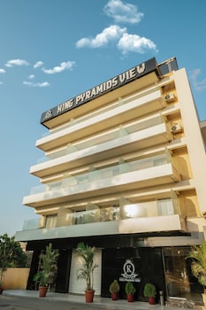 king pyramids view hotel