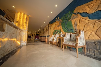 king pyramids view hotel